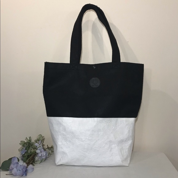 tyvek tote bag